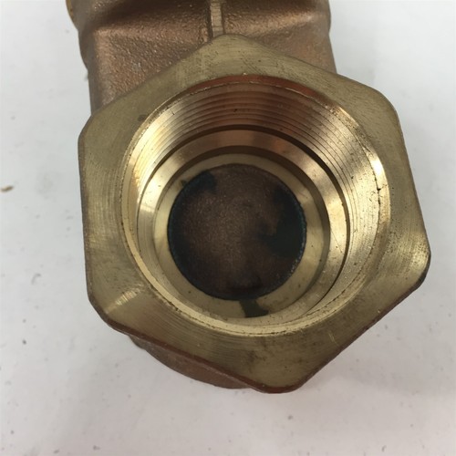 Milwaukee 1-1/2" NPT Gate Valve 300 WOG - Picture 8 of 10