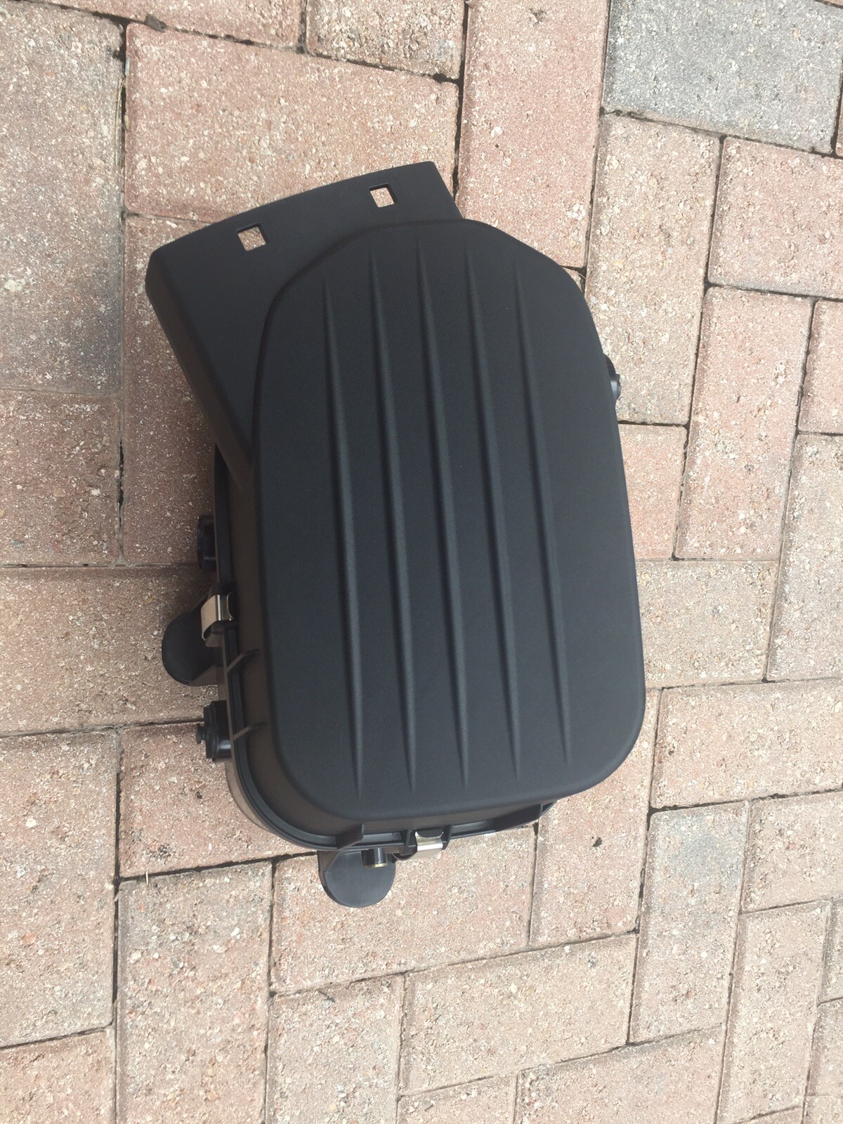 2014 Maserati Qtp V-8 3.8l Left Box Air Filter Supply Assembly