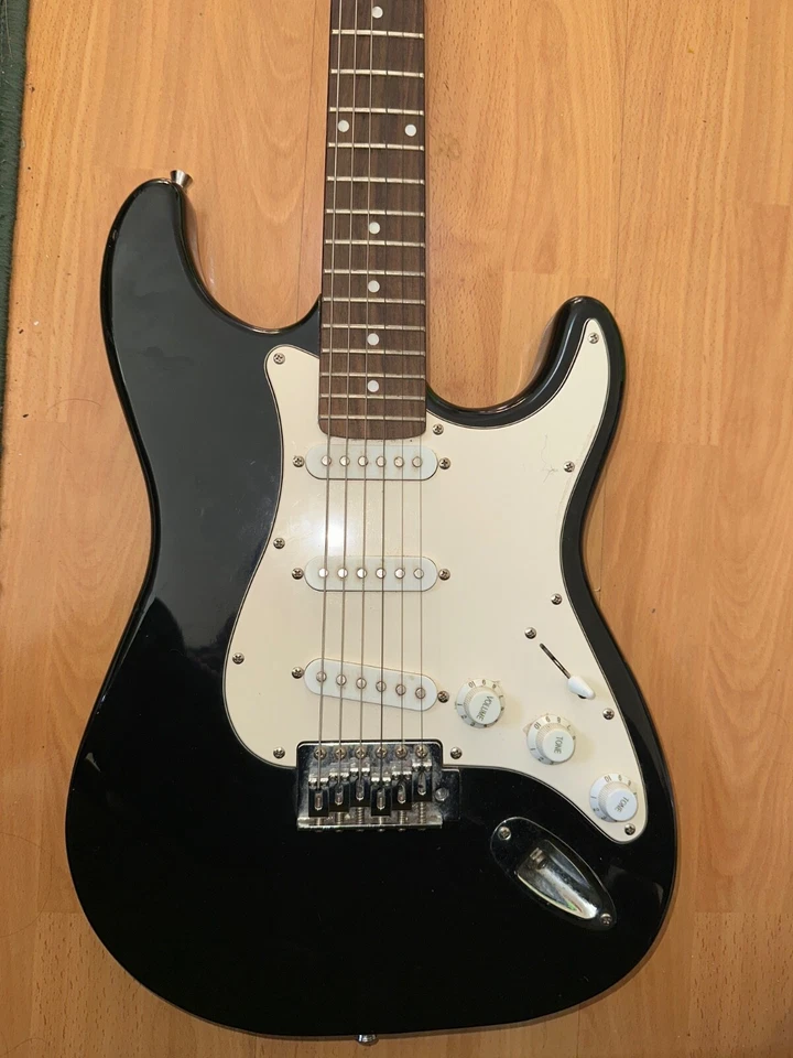 elevation electric guitar black and white  - Image 4 of 4