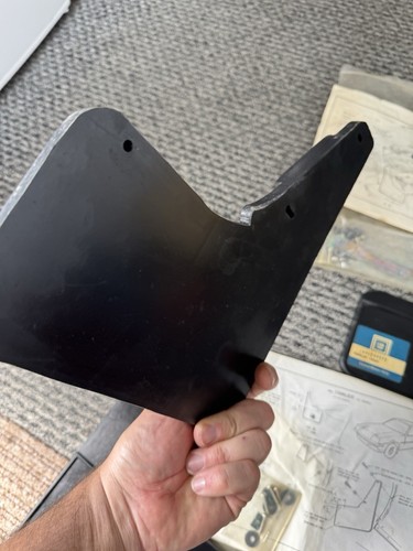 GENUINE UNUSED NOS GM VAUXHALL CAVALIER MK1 FRONT & REAR MUD FLAPS 2 And 4 Door - Picture 14 of 18