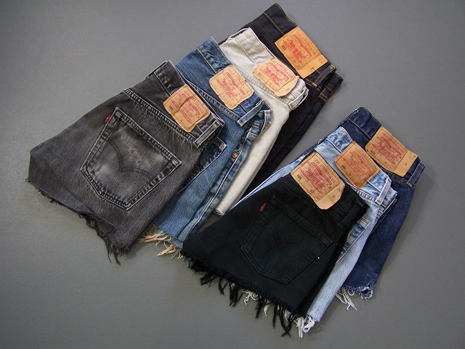 LEVIS 501 SHORTS B GRADE DENIM HIGH WAISTED SIZES 6 -20 1200+ SOLD FAST FREE P&P - Image 3 of 4