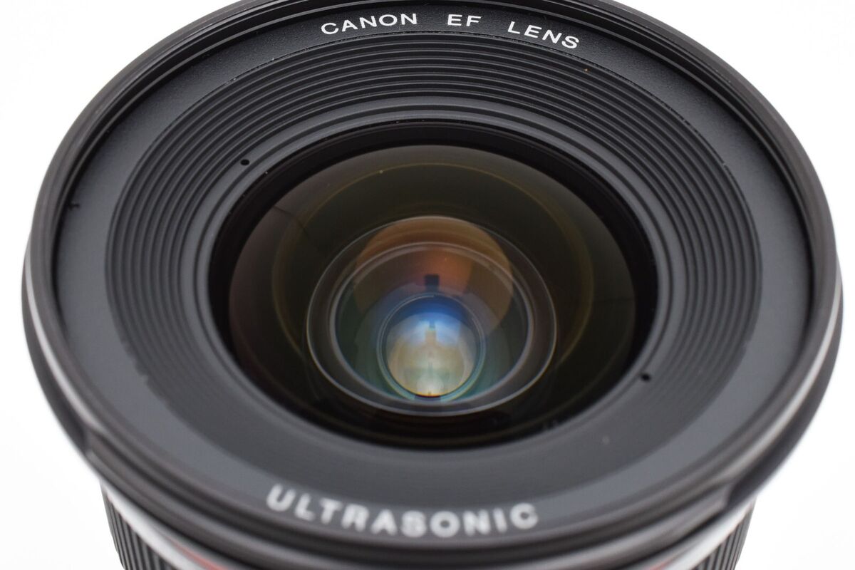 Canon EF 17-35mm f/2.8 L USM AF Wide Angle Zoom Lens From Canon EF 17-35mm f/2.8 L USM AF Wide Angle Zoom Lens From