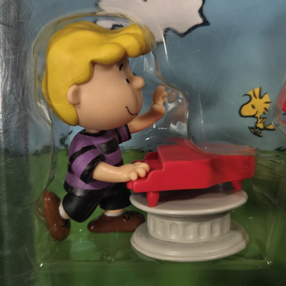 Juego de figuras de coleccionista Just Play Peanuts Charlie Brown Snoopy Lucy Pigpen Linus Foto 2 de 4