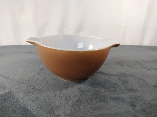 Vintage PYREX #441 Brown Cinderella Mixing Bowl 1-1/2 PT Made in USA