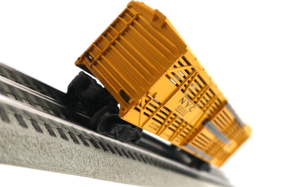 Lionel Post War, O, 6356 New York Central Stock Car in C-7 with Original box - Image 4 of 4