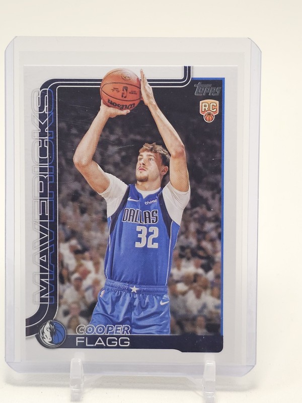 COOPER FLAGG 2025-26 TOPPS FLAGSHIP ROOKIE #201 MAVERICKS C Q6572
