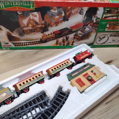NIB VNTG 1996 Wintersville Express Train Set COMPLETE Works Christmas Battery Op