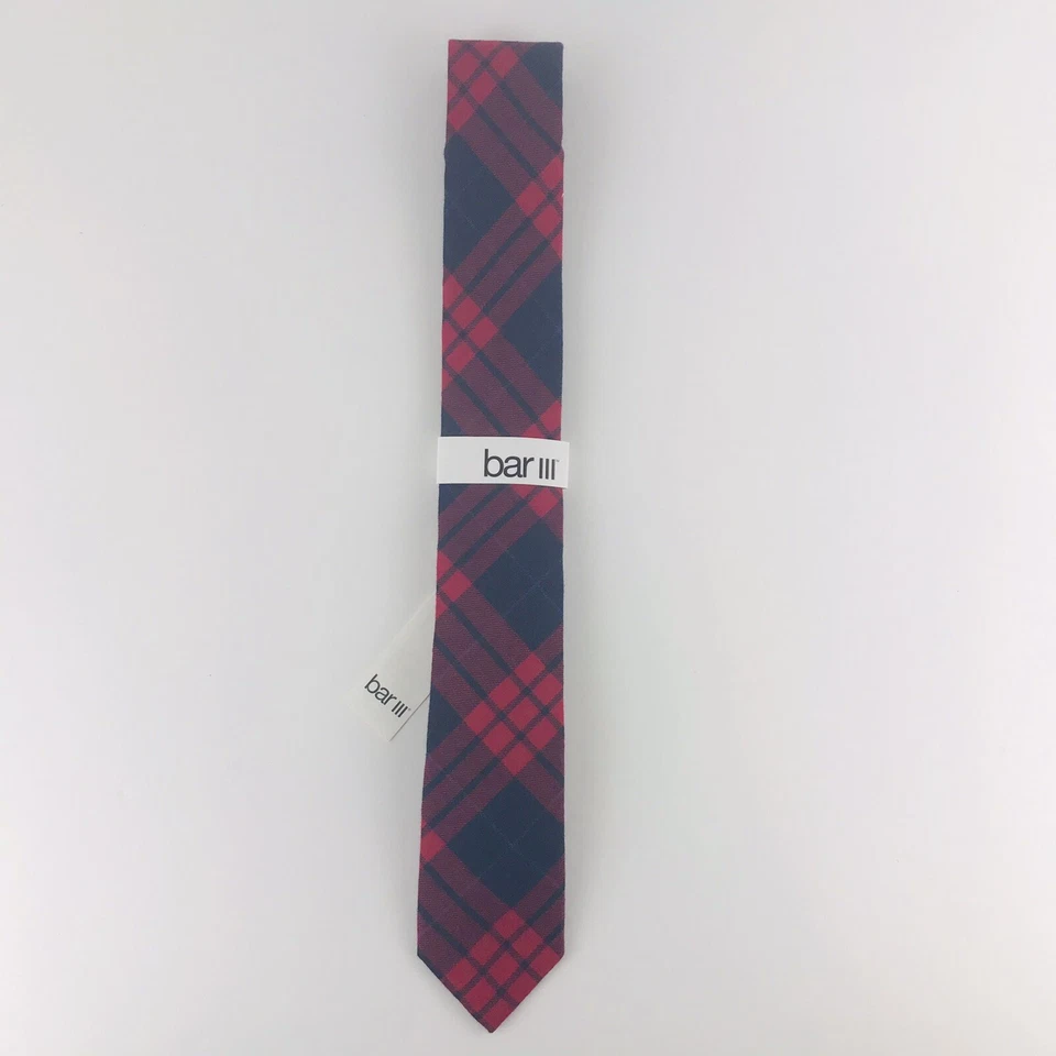 NUEVA Corbata Bar III CLAVE PLAID Roja DELINGADA DELGADA Para Hombre Precio de venta sugerido por el fabricante $55.00 Nueva con etiquetas (58 x 2.5) Foto 2 de 4