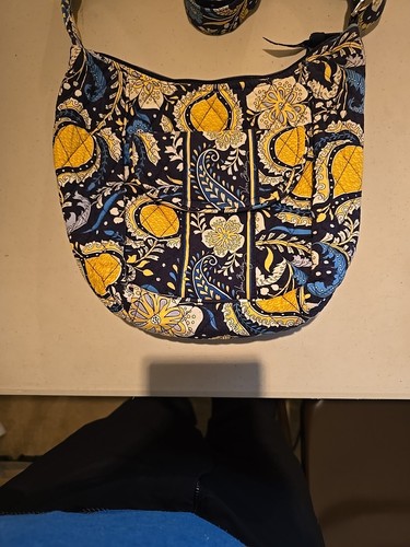 VERA BRADLEY RETIRED 2013 ELLIE BLUE ELEPHANTS HIPSTER CROSSBODY BAG EUC - Picture 4 of 17