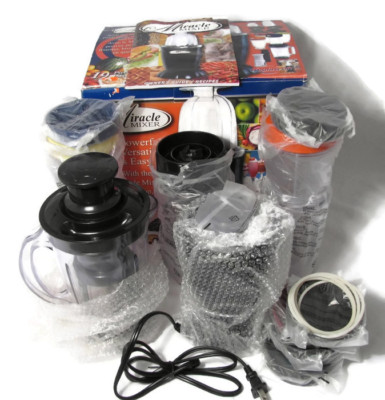  Koolatron SL380E Black Miracle Mixer Smoothie Blender Food Fruit 19 Pieces 