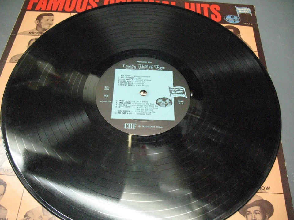 FAMOUS ORIGINAL HITS by 25 GREAT COUNTRY MUSIC  ARTISTS  1965 MONO MCA 712  - Image 3 of 4