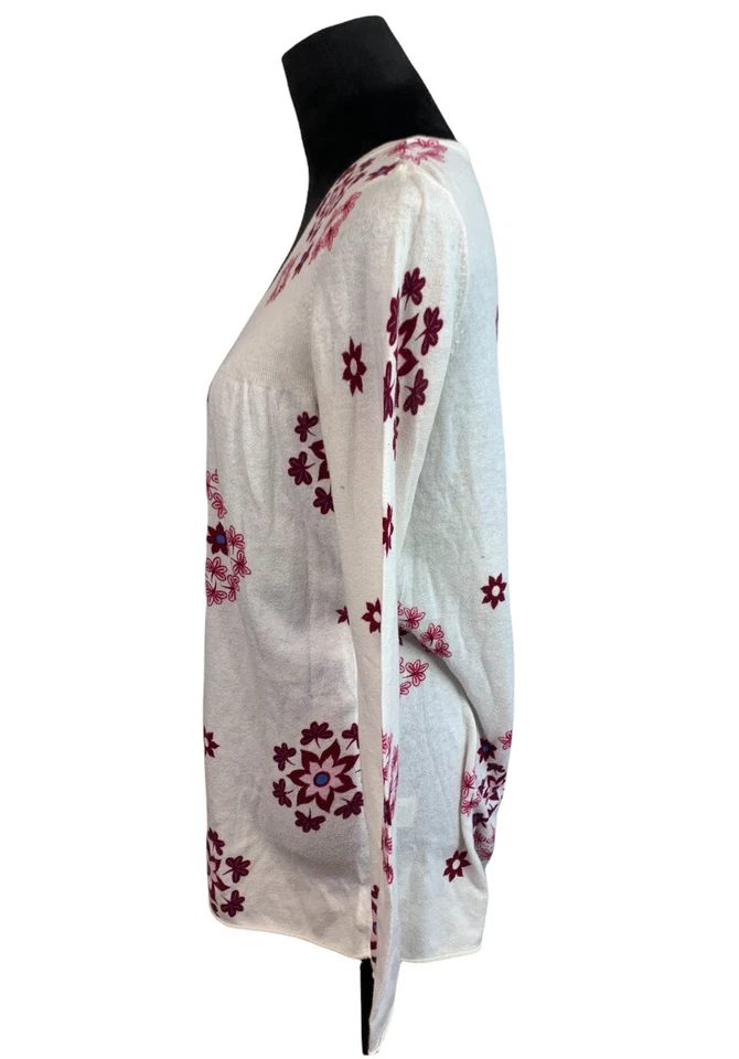 Suéter Pullover Kirra Talla L Algodón y Cachemira Blanco Floral Foto 3 de 4