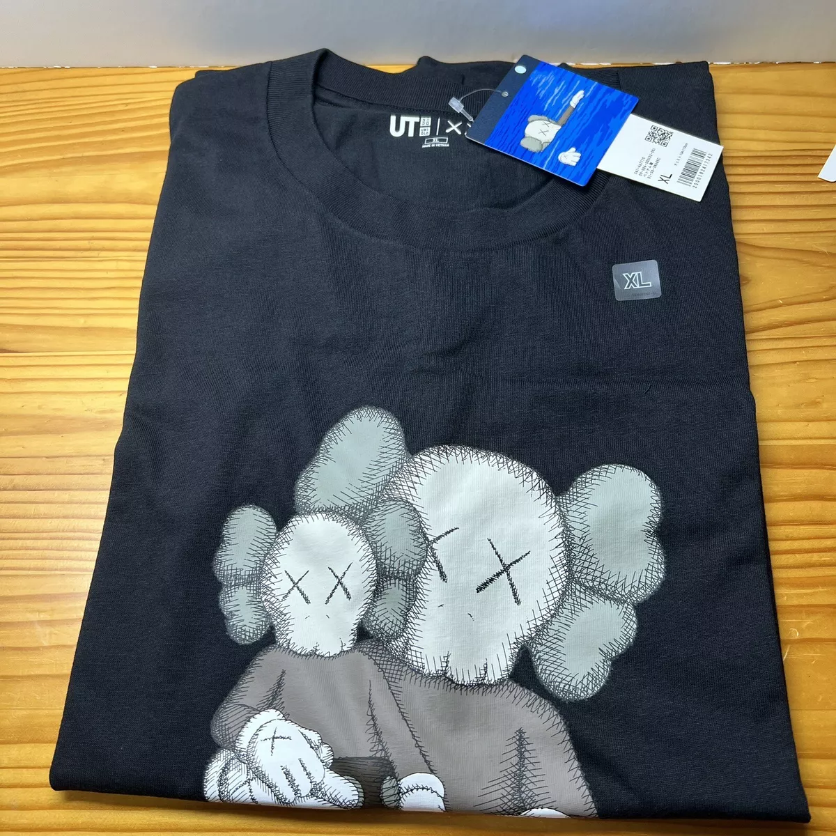 Uniqlo x KAWS T-Shirt Black 2023 US Size Large ( Asia Size XL )