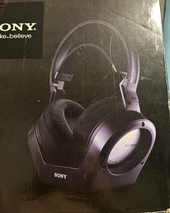 Sony MDR-RF925RK RF Wireless Stereo Over-Ear Headband Headphones Black