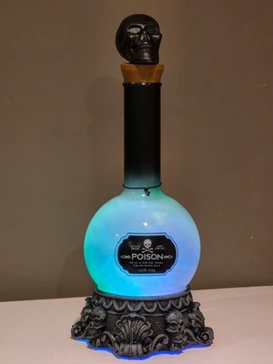 Brand New Halloween Light Up Animated Potion Poison Bottle Water Globe 12'