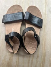 Vionic 8M Marsala Women's Metallic Comfort Sandals Black Adjustable Retails $149