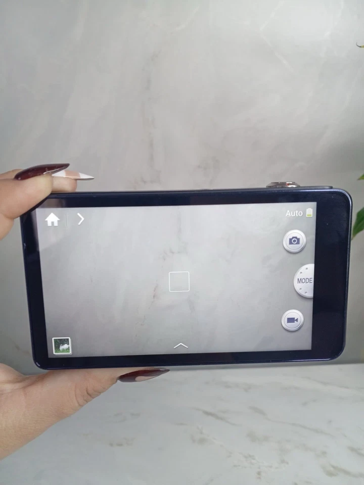 Samsung Galaxy Camera 17MP  21x Zoom 4.8 Lcd Android - Black (EK-GC110) Wi-Fi 3G - Image 3 of 4