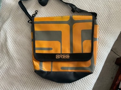 Bree Tasche ~Messenger Bag    ~  Plane ~   Kunsstoff ~ Orange 32 x 34 cm