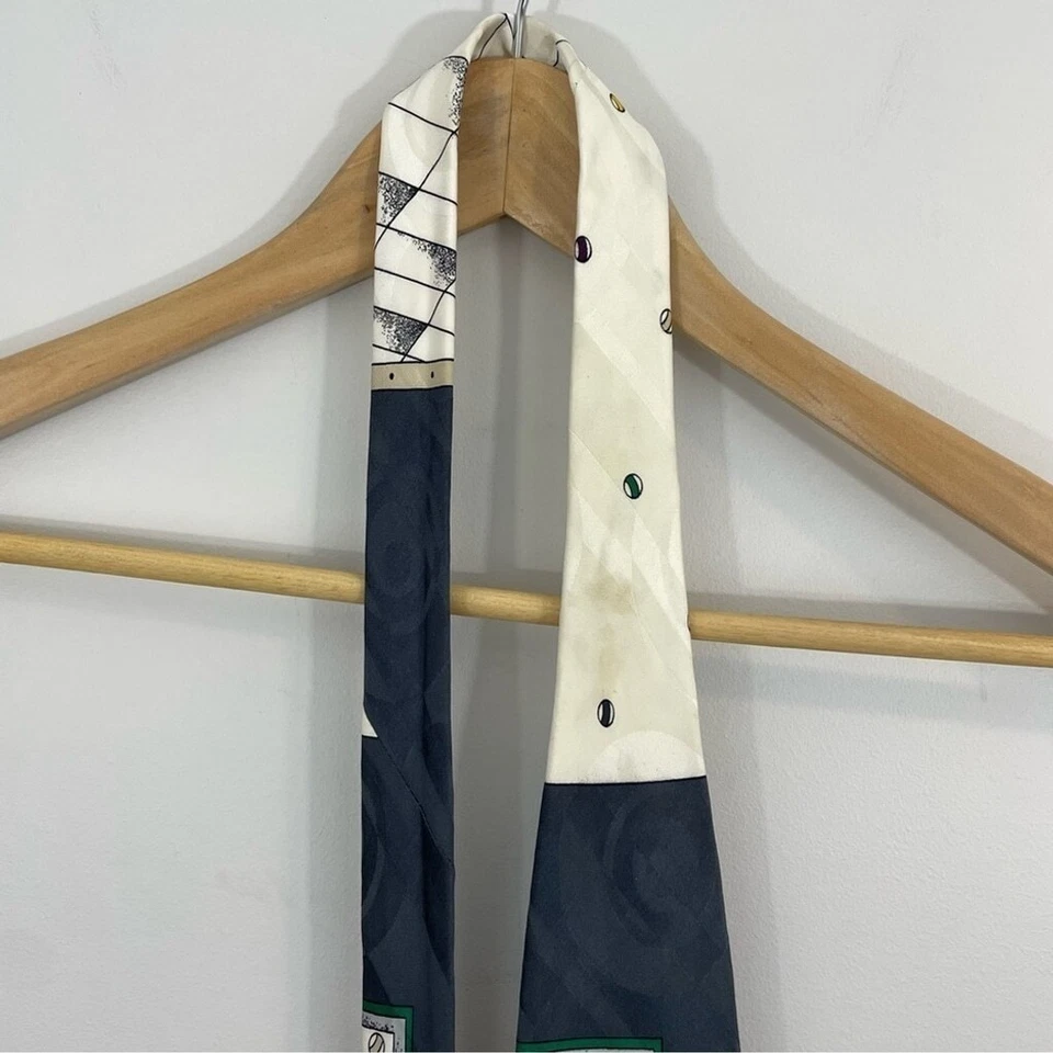 Vintage 1992 Looney Tunes Silk Tie Pool Billiards Bugs Bunny Foghorn Daffy Elmer - Image 4 of 4