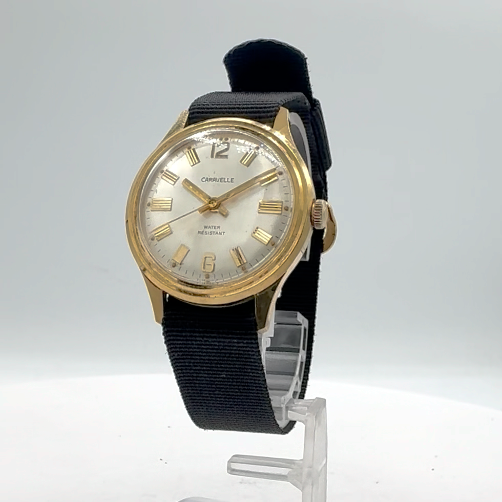 Vintage 1971 Caravelle Men display picture 2
