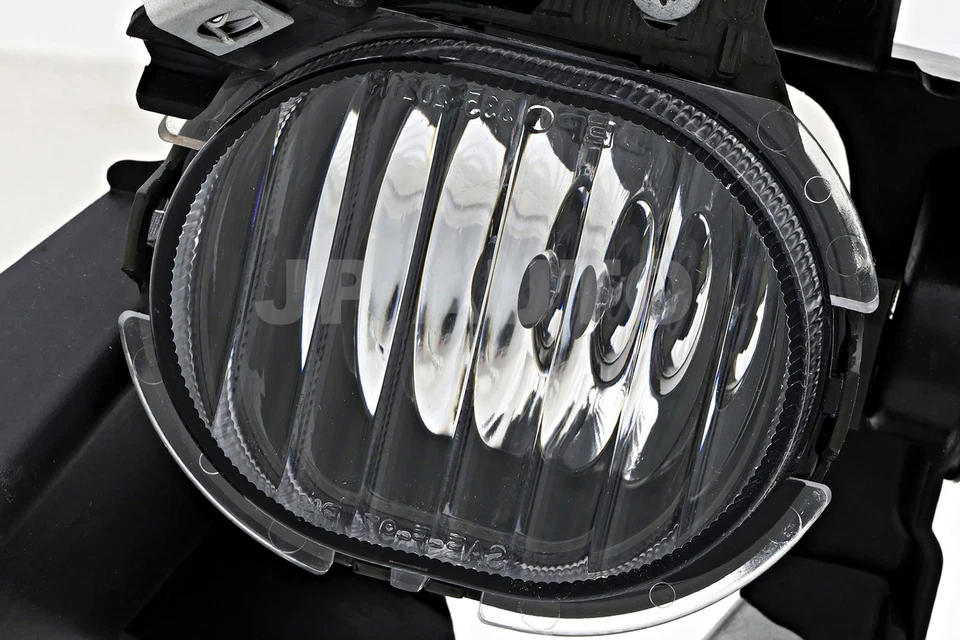 For 2000-2005 Chevrolet Monte Carlo Fog Light Set Driver and Passenger Side - Image 2 of 4