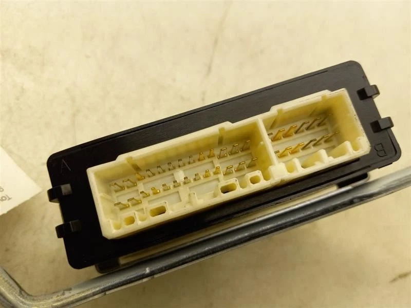 1999 TOYOTA CAMRY LE 2.2L FWD AT CHASSIS ECM SKID CONTROL MODULE ASSEMBLY  - Image 4 of 4