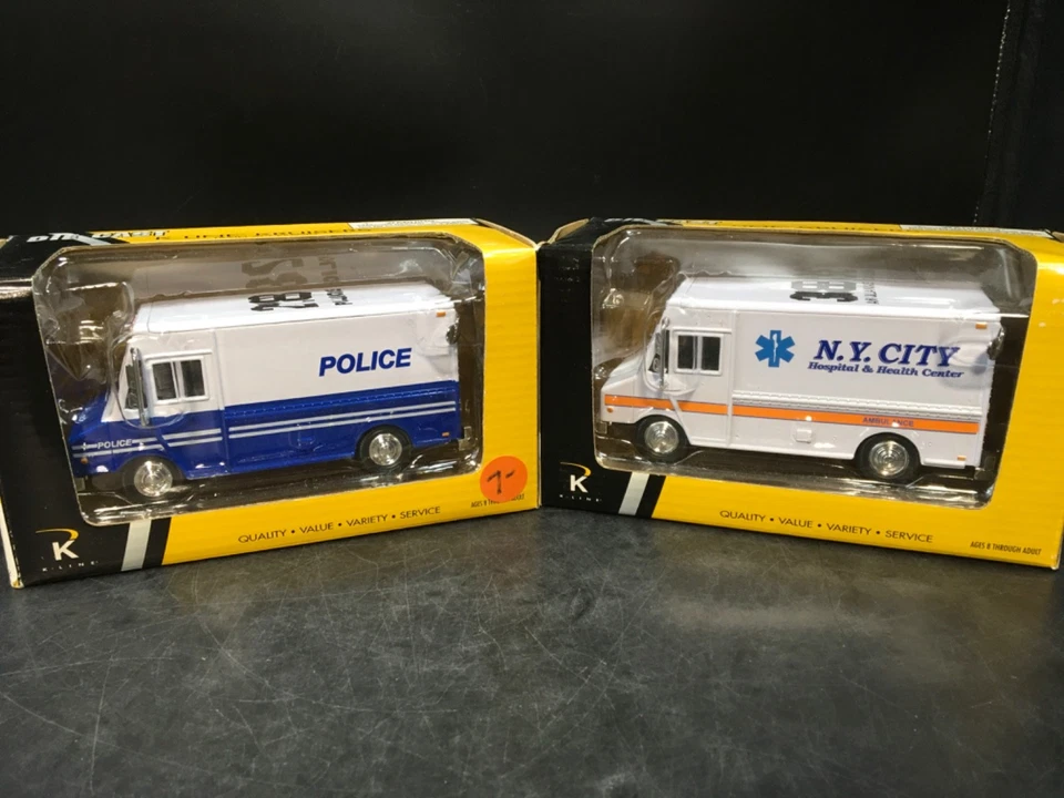 (4) K-Line Kruisers Train Accessories Die-Cast Metal Trucks Mail Truck & More! - Image 4 of 4