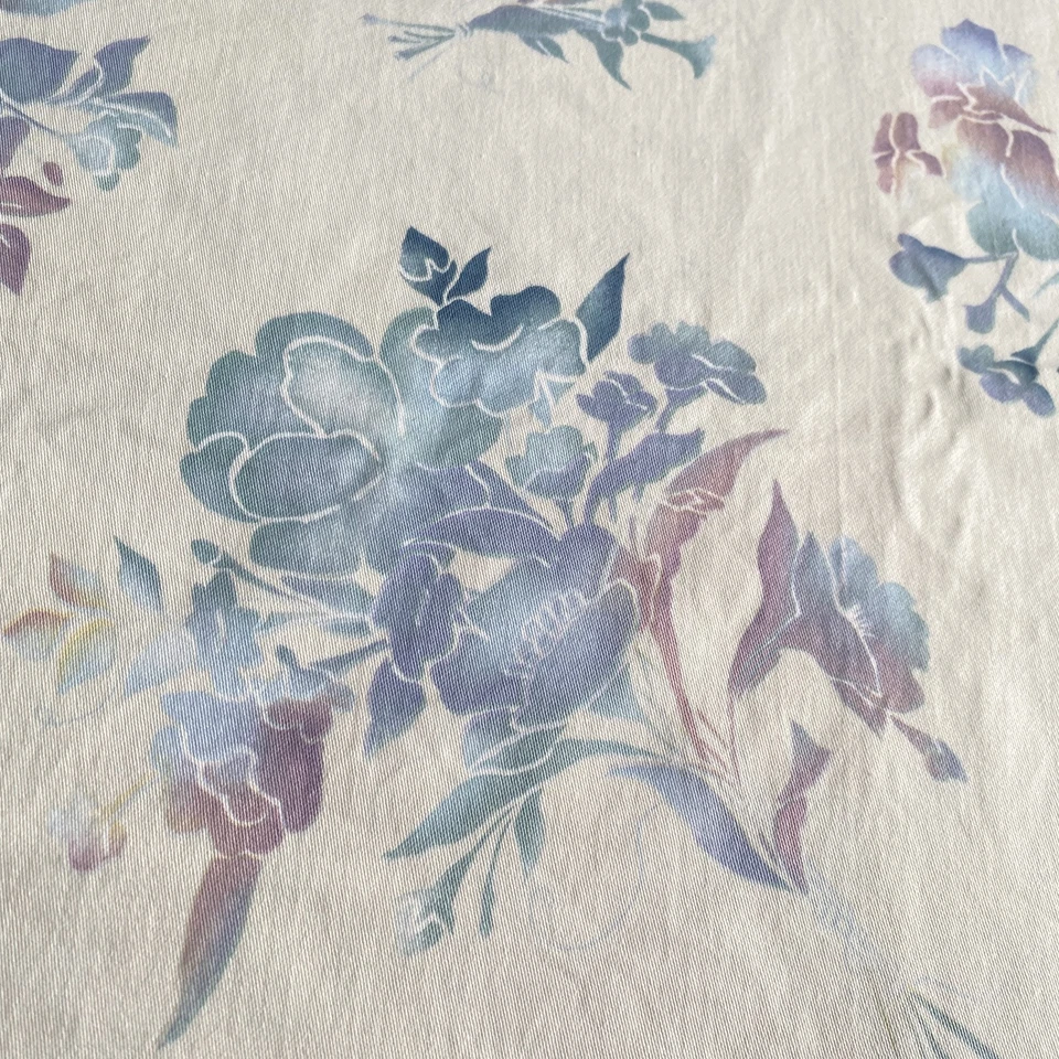 PAULA CIE  100%Cotton Fabric 5.25 Yards Floral Bouquet Blue Green Indigo Flower - Image 4 of 4