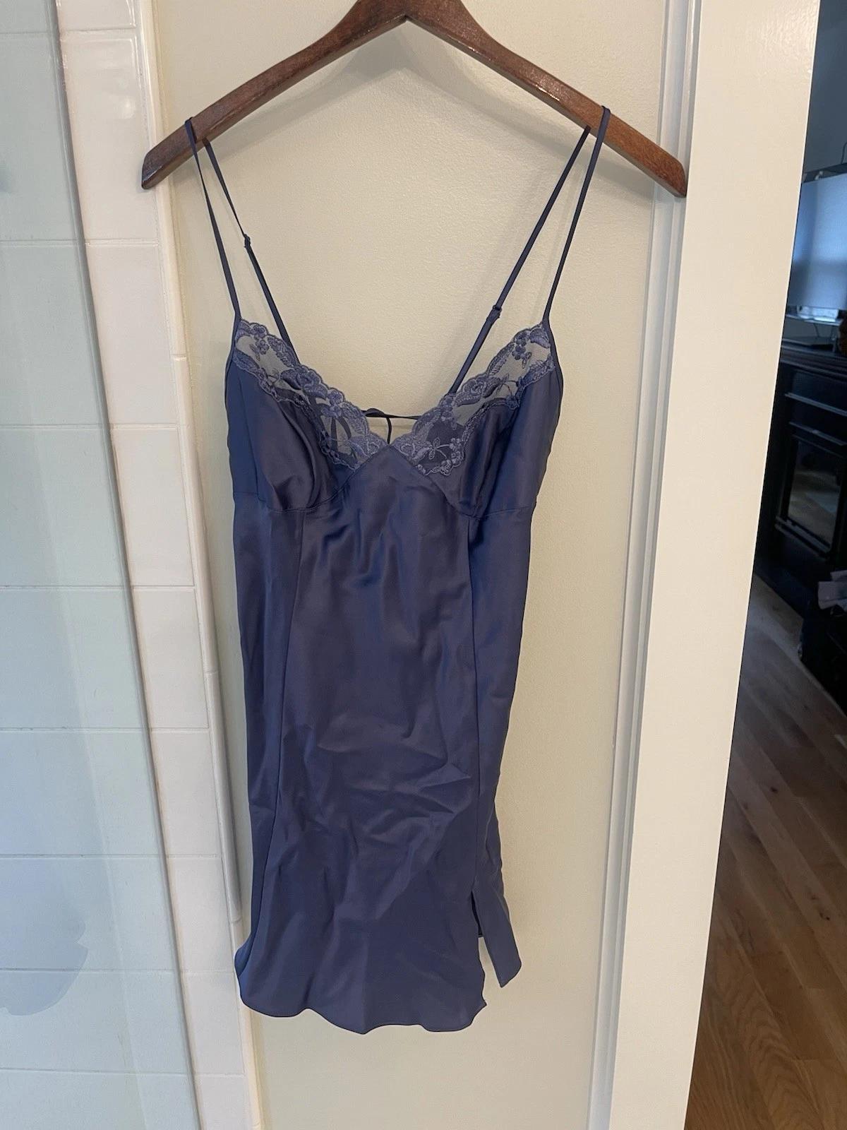 UNDERCOVER Abito slip Victoria Secret blu nuovo con etichette in raso e pizzo con orlo M Y2K