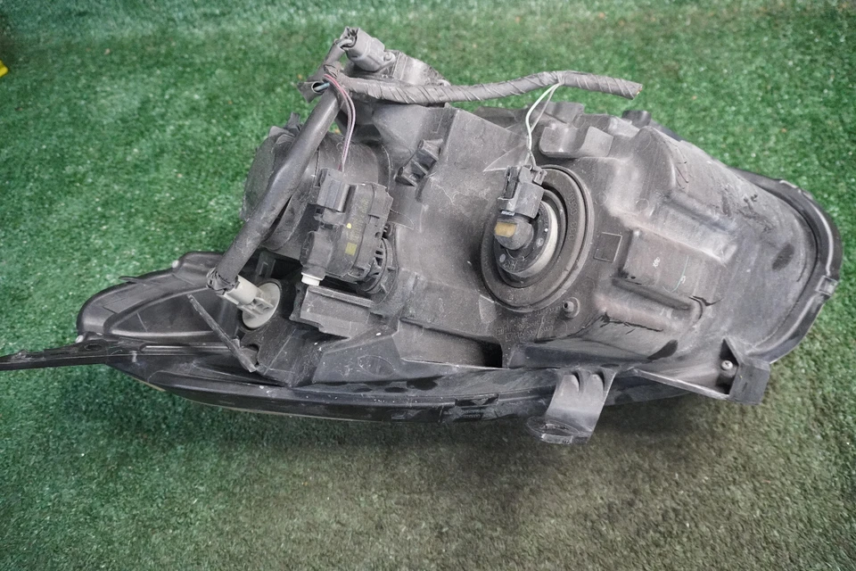 2011 2012 NISSAN ROGUE RIGHT PASSENGER SIDE HEAD LIGHT OEM 71977DYWF - Image 3 of 4