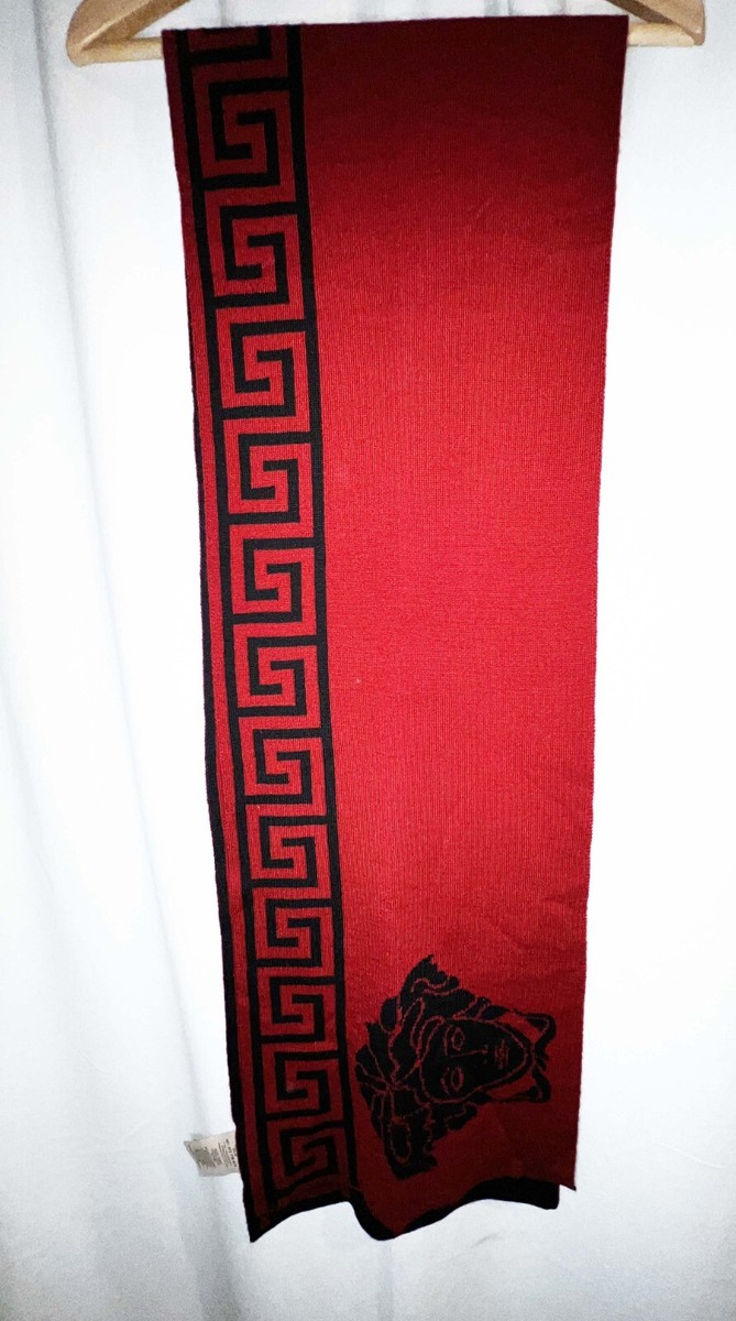 【新品未使用】VERSACE スカーフ 赤 イタリア製 GIANNI VERSACE red silk neck scarf Baroque print size 17