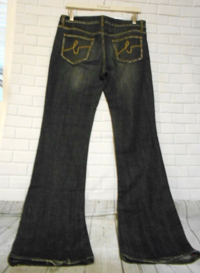 Pantalones de mezclilla bebe para mujer lavado oscuro talla 30 desgastados acampanados corte bota pierna Y2K Foto 4 de 4