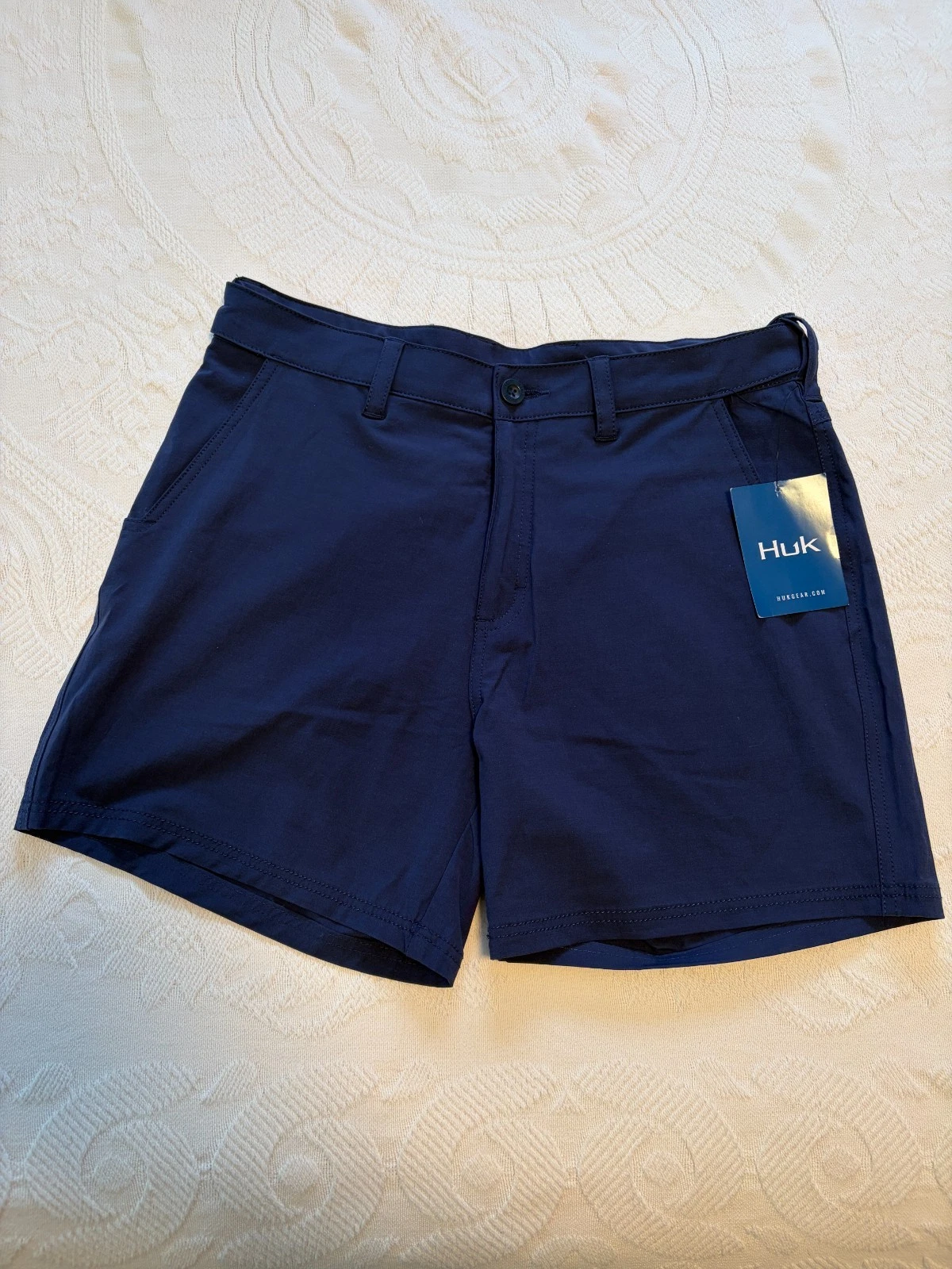 Huk Mens Shorts medium, 5 inch Inseam
Opens in a new window or tab