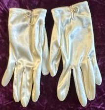 Vintage 50  s Ladies Gloves With Rhinestone Closure Lot 4549