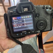 CANON DS126171 EOS 40D DIGITAL CAMERA w/ Quamtaray 70-210mm made in Japan READ