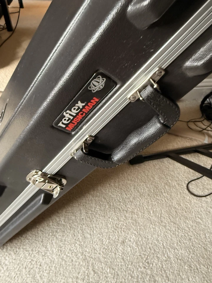 Cambiador de juego Guitar Musicman Reflex Foto 2 de 4