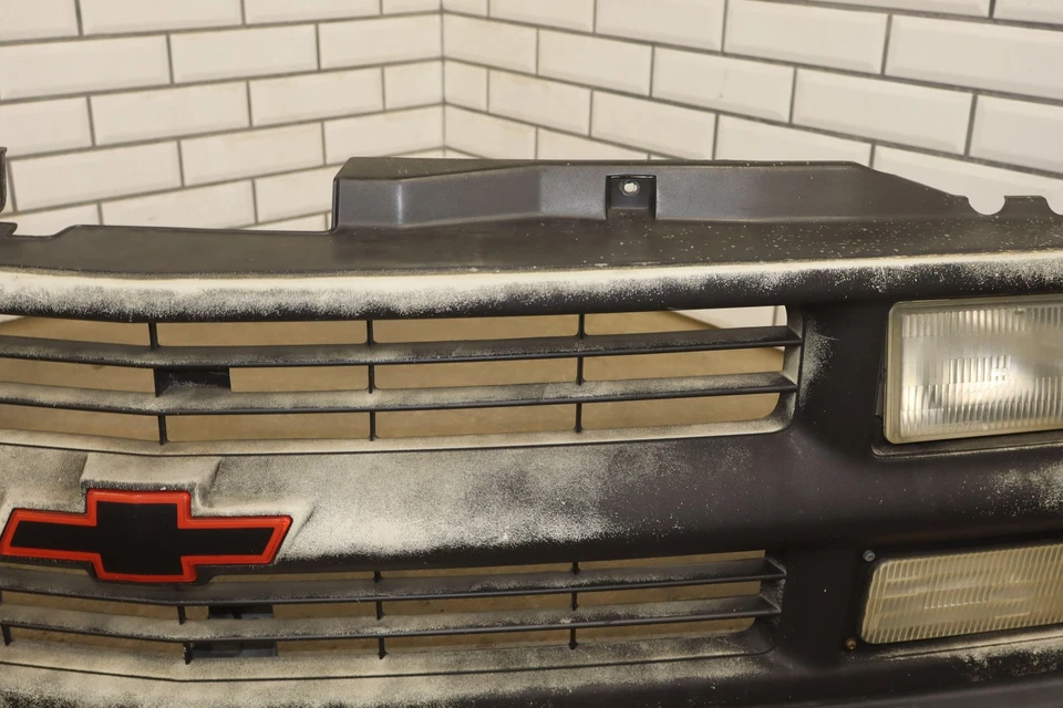 88-98 雪佛兰 C/K 卡车 GMT400 着色运动烧烤架带灯原始设备制造商褪色 — 第 4/4 张图片