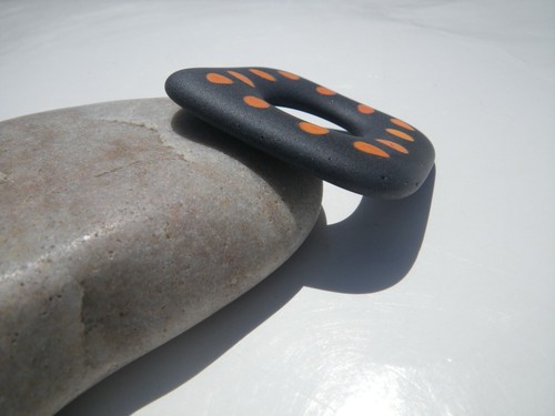 Bicchiere da mare, quadrato nero con macchie arancioni - Foto 3 di 6