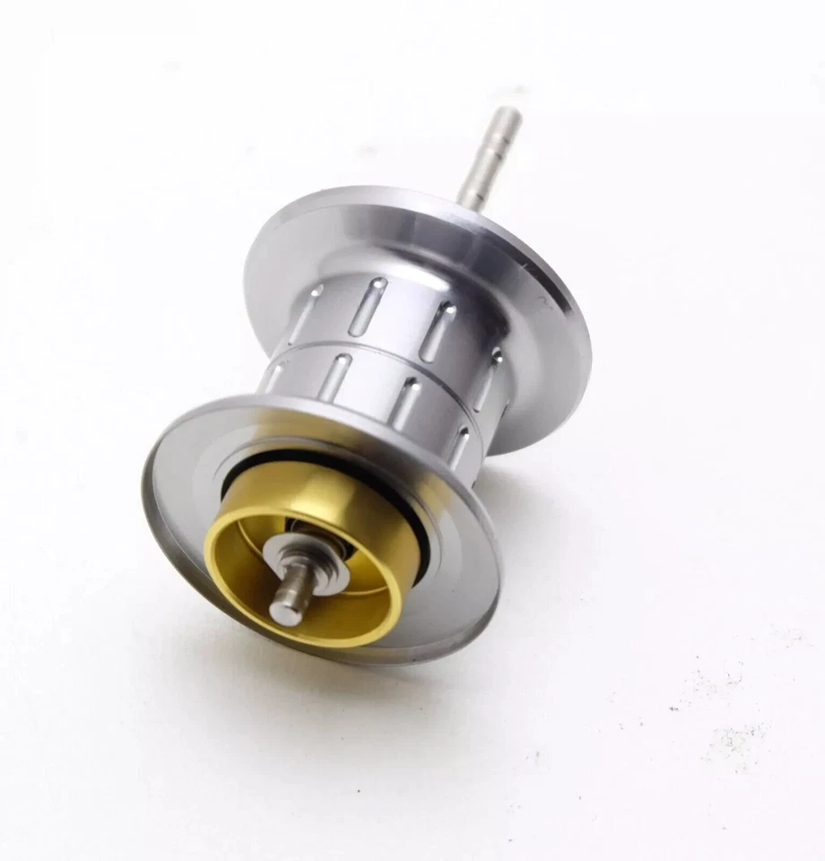 Genuine Spool Daiwa Tatula 103H-TW Excellent Condition  No problem with using - Image 2 of 3