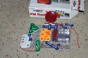 snap circuits fm radio