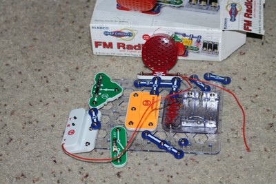snap circuits fm radio kit