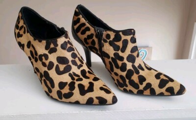 Calvin Klein Nevah Animal Leopard Cheetah Print Sz 7M Heels Boots w/ Zippers EUC