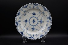 ROYAL COPENHAGEN BLUE FLUTED FULL LACE DINNER PLATE  1084 9 7/8" D