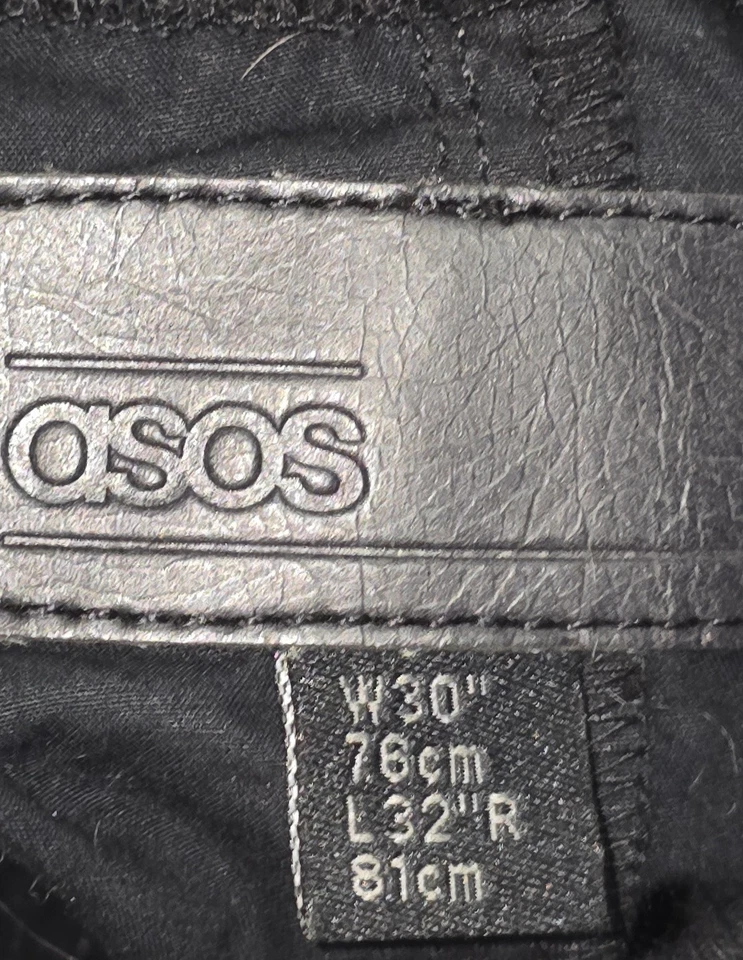 Macacão ASOS Feminino Preto Utilitário W30 L32 Zíper Completo Cordão Cintura  - Imagem 4 de 4