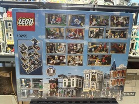 LEGO CREATOR: Assembly Square (10255) RETIRED SET /RARE FREE SHIPPING