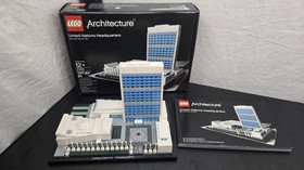 LEGO ARCHITECTURE: United Nations 21018 Trevi 21020 Louvre 21024