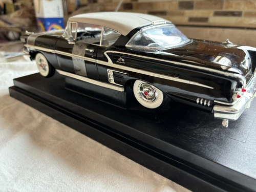 Chev '58 Impala {NEW} American Graffiti Black & White 1:18 Ertl American Muscle - Picture 7 of 12