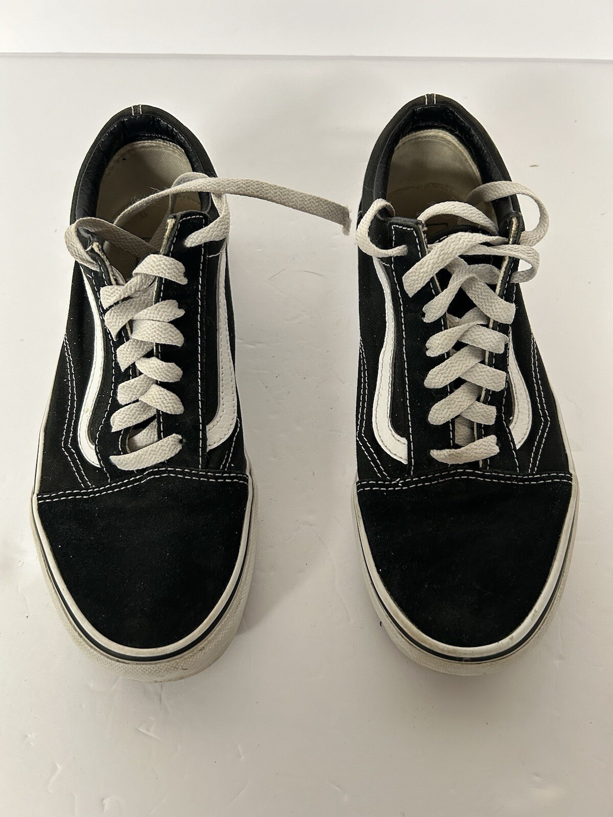 Vans - Off the Wall - Black & White- Men size 6 women 7.5