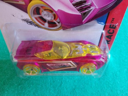 2014 Hot Wheels International NERVE HAMMER Rosa 176/250 EXCELENTE TARJETA X-Raycers - Imagen 3 de 3