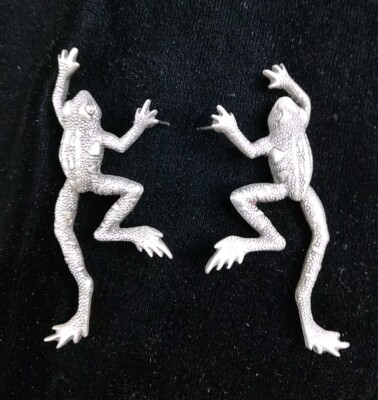 ''JJ'' Jonette Jewelry Pewter  Tree Frog Stretching Earrings 2.5'' Marked JJ